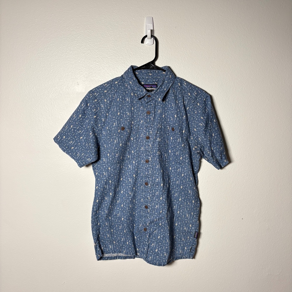 Patagonia Mens Small Blue Geometric Print Short Sleeve Button Down Shirt Pockets